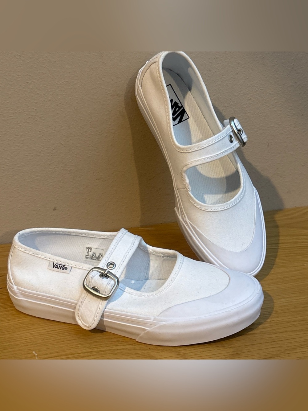 Vans Kids Size 2 Canvas White Mary Jane Sneakers